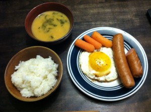 Korean husband cooks for Hmong wife: simple home meal